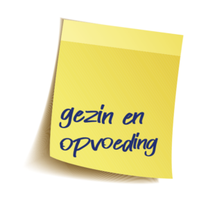 memo met tekst gezin en opvoeding